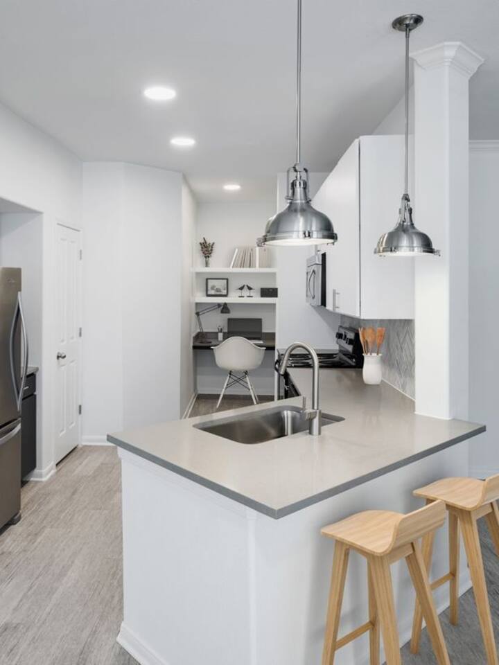 , an Airbnb-friendly apartment in Houston, TX