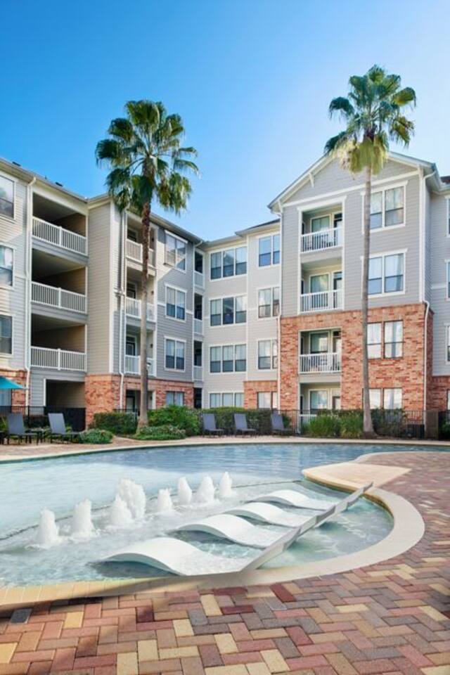 , an Airbnb-friendly apartment in Houston, TX