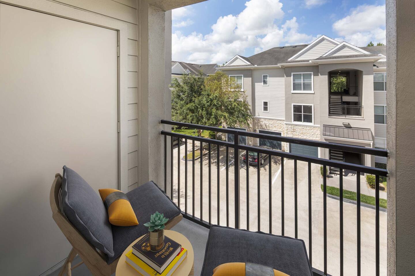 , an Airbnb-friendly apartment in Spring, TX
