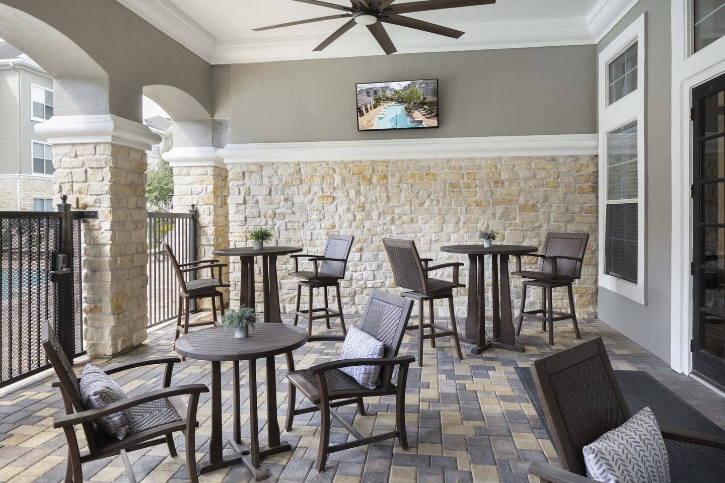 , an Airbnb-friendly apartment in Spring, TX