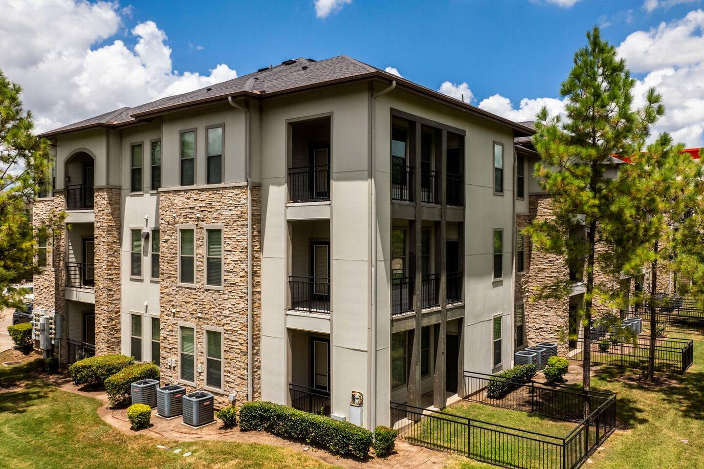 , an Airbnb-friendly apartment in Richmond, TX