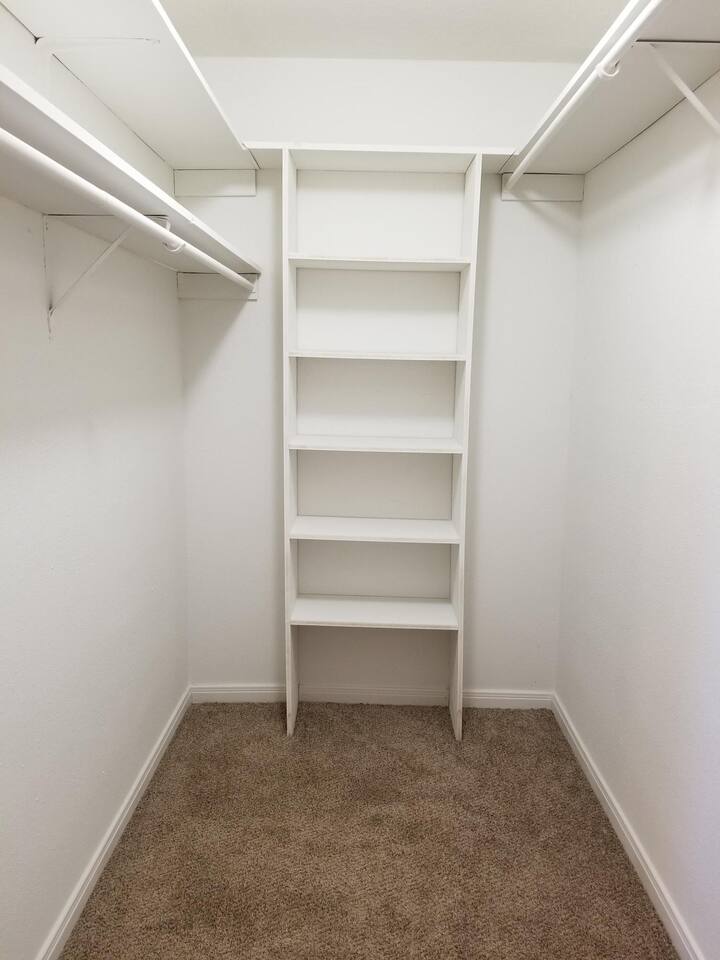 , an Airbnb-friendly apartment in Houston, TX