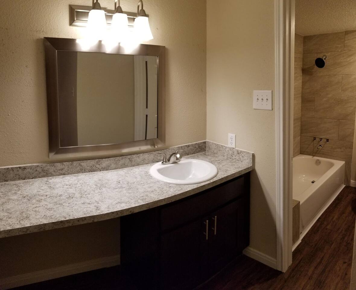 , an Airbnb-friendly apartment in Houston, TX