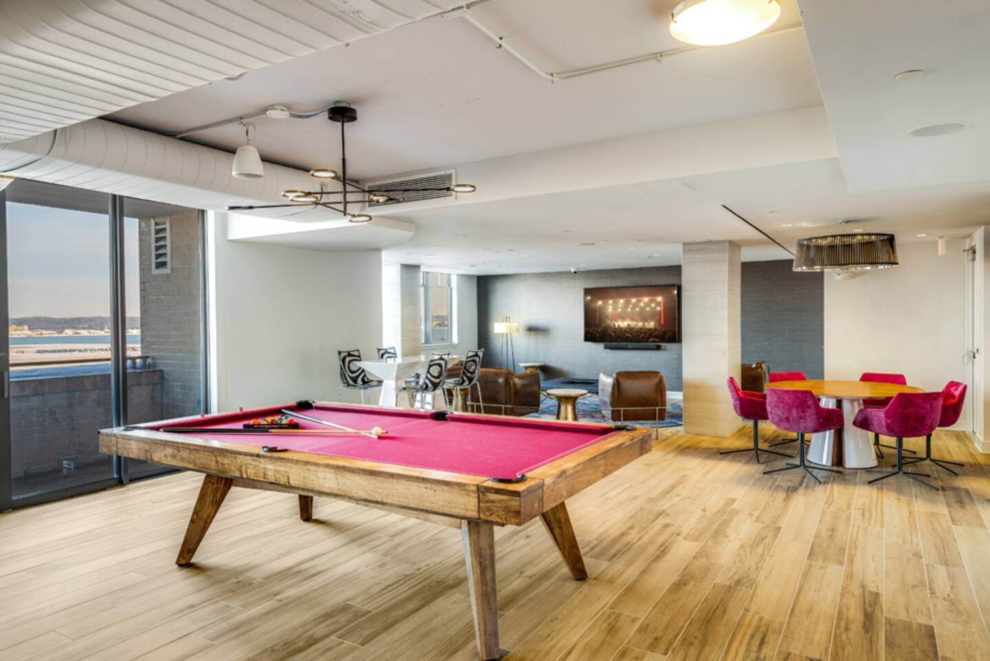 , an Airbnb-friendly apartment in Arlington, VA