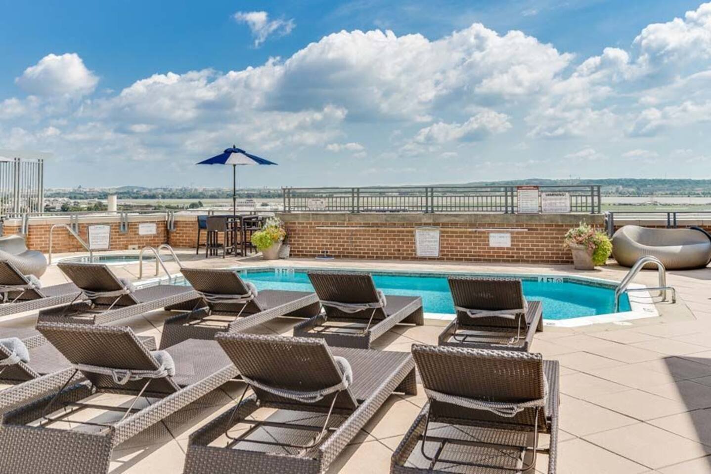 , an Airbnb-friendly apartment in Arlington, VA