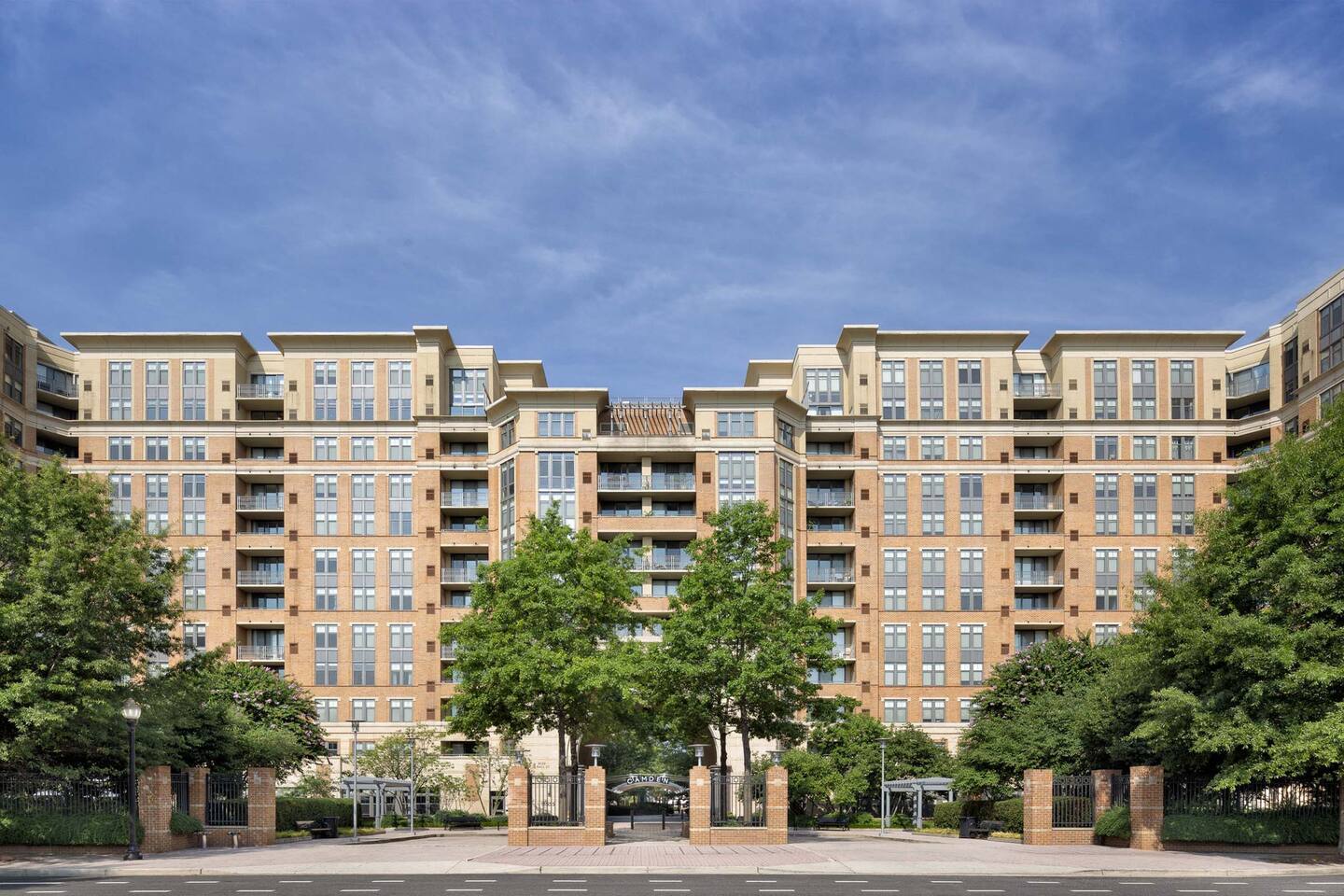 Alternate view of Camden Potomac Yard, an Airbnb-friendly apartment in Arlington, VA