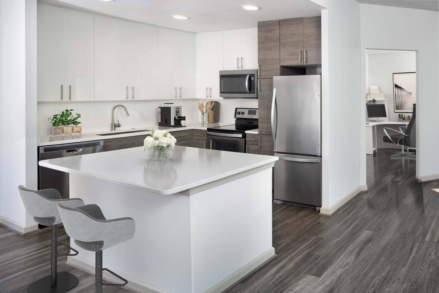 , an Airbnb-friendly apartment in Arlington, VA