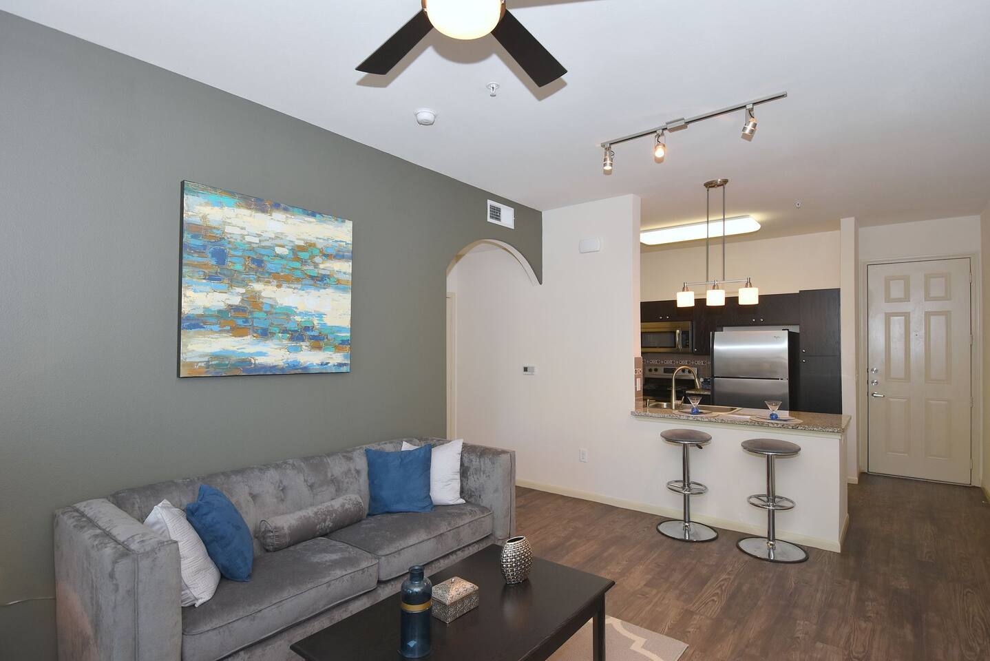 , an Airbnb-friendly apartment in Houston, TX