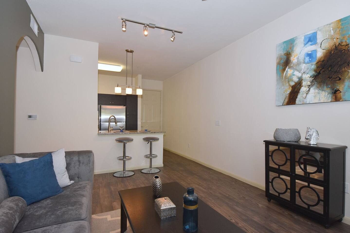 , an Airbnb-friendly apartment in Houston, TX