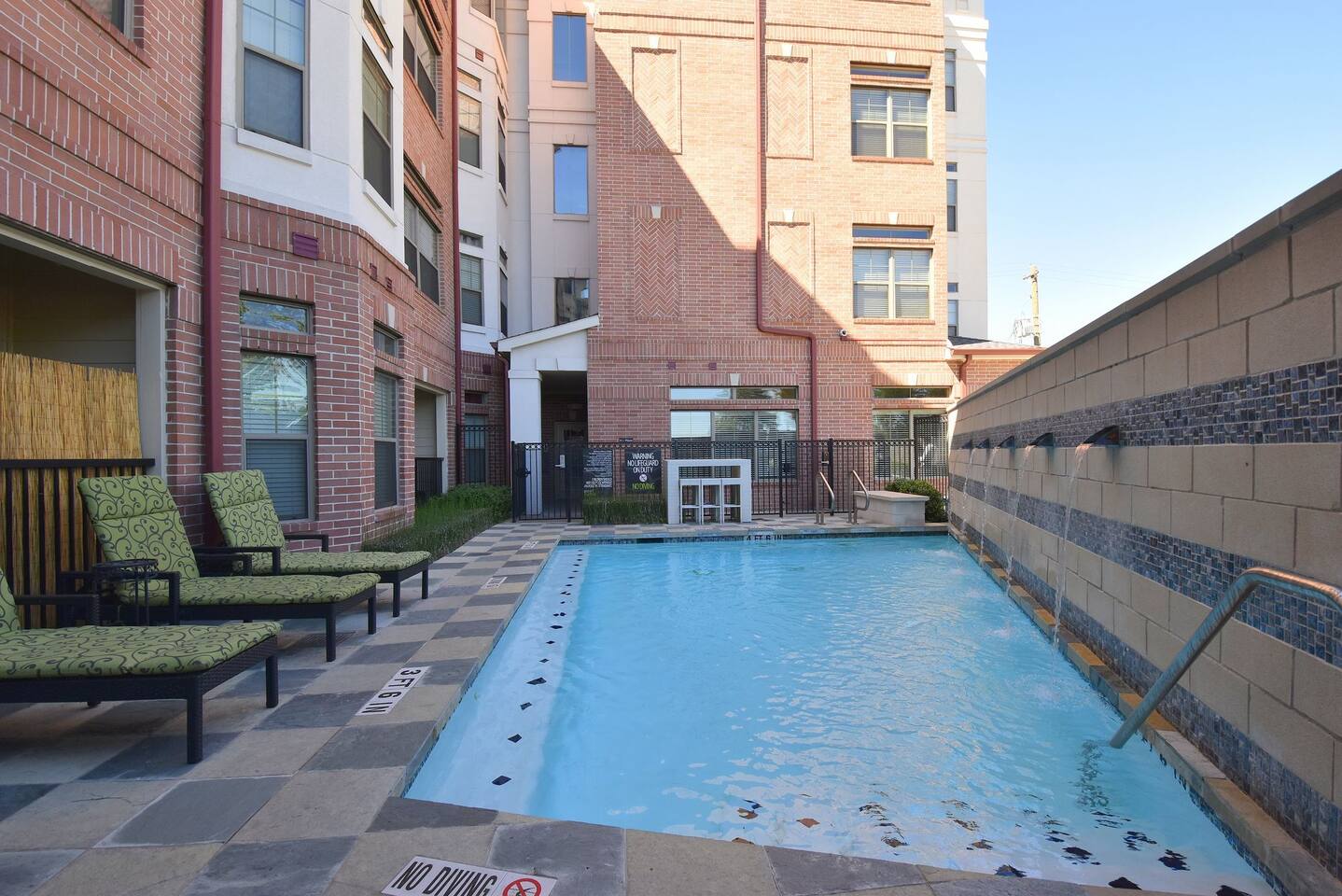 , an Airbnb-friendly apartment in Houston, TX