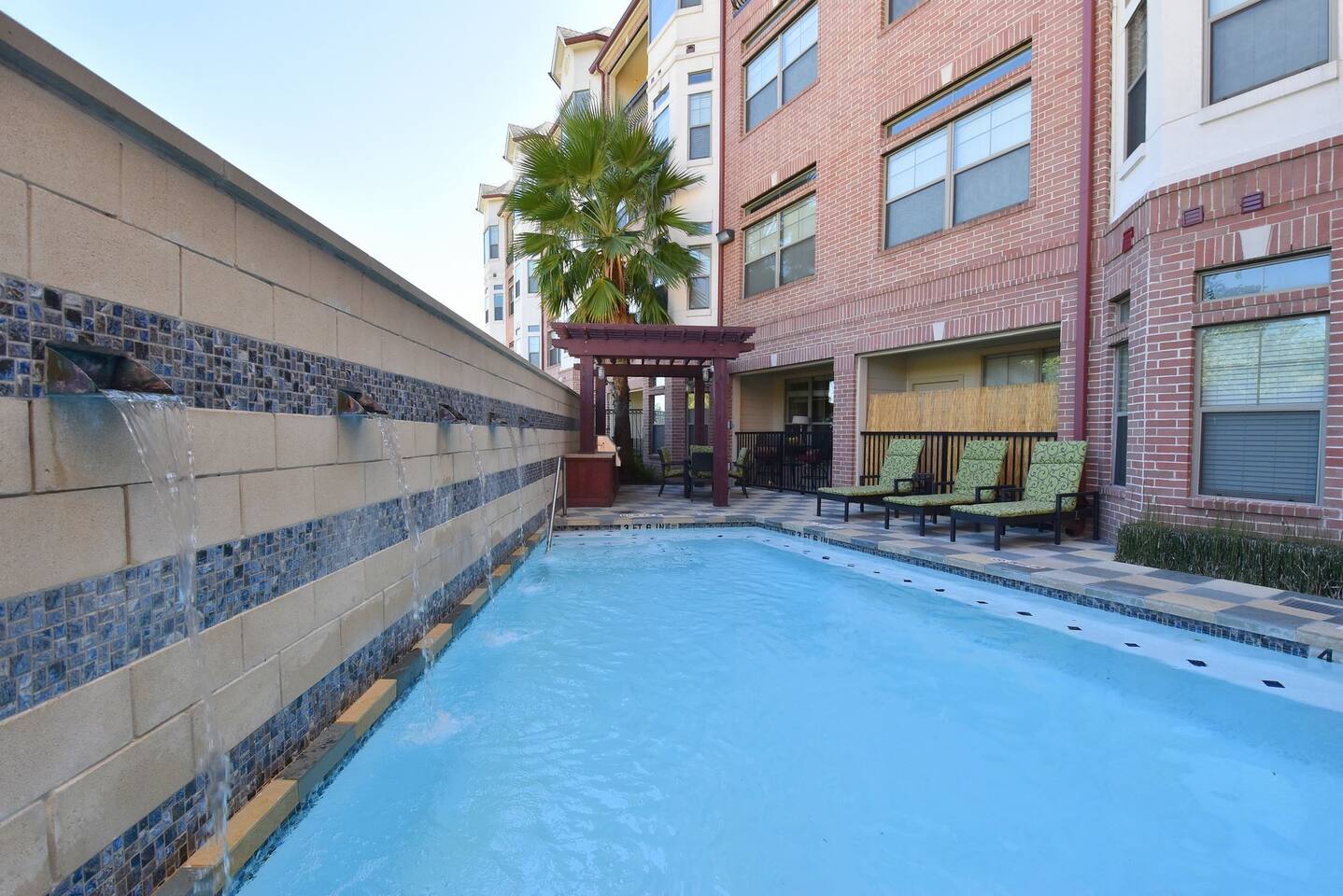 , an Airbnb-friendly apartment in Houston, TX