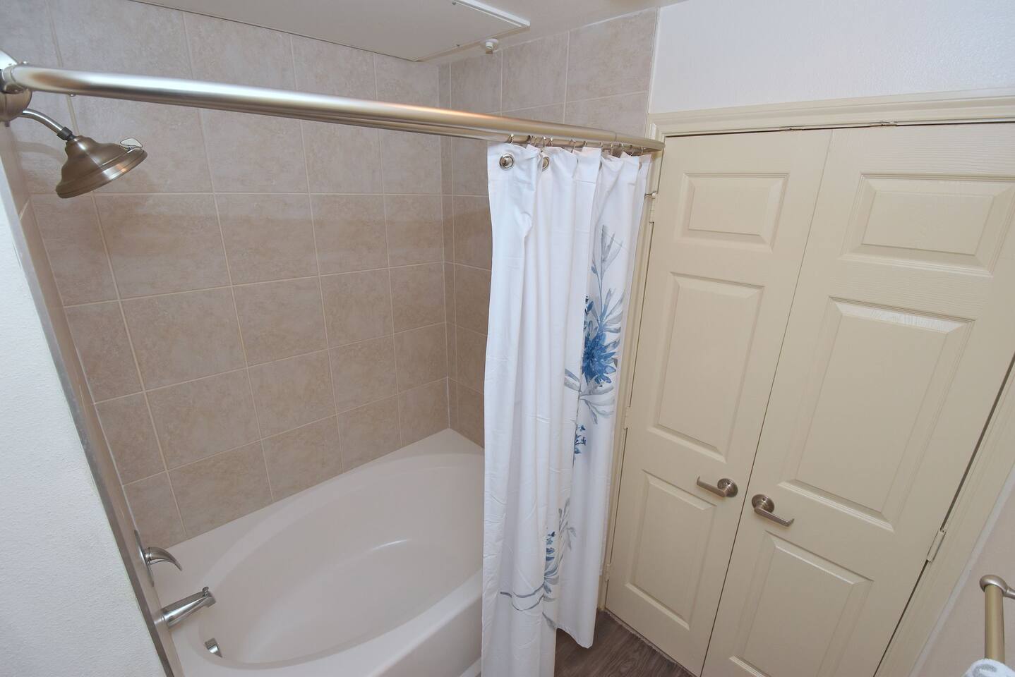 , an Airbnb-friendly apartment in Houston, TX