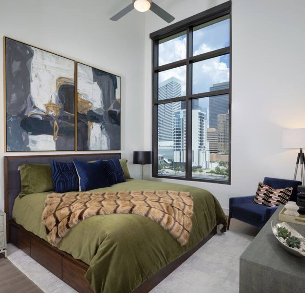 , an Airbnb-friendly apartment in Houston, TX