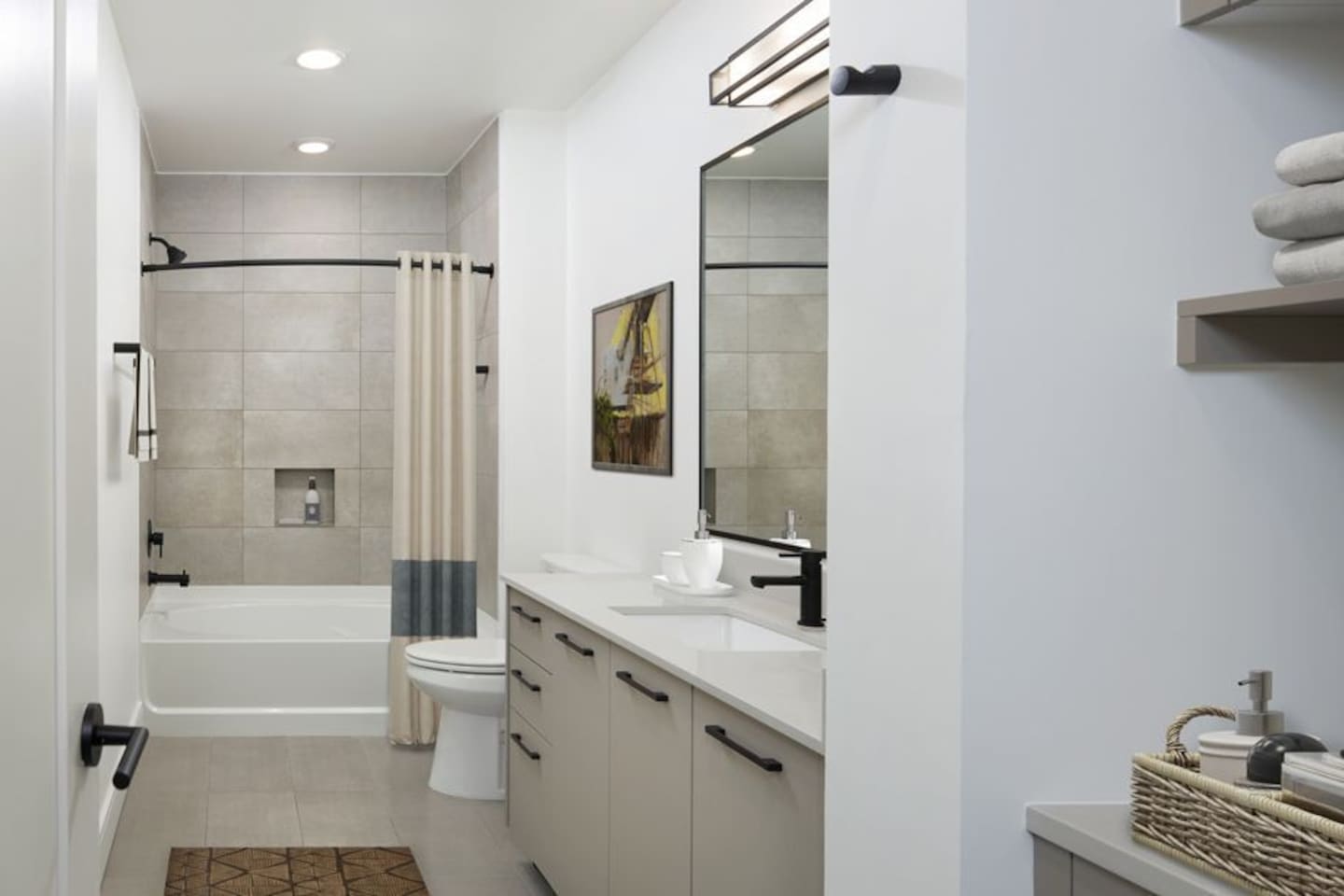 , an Airbnb-friendly apartment in Houston, TX