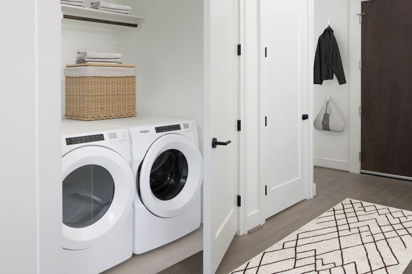 , an Airbnb-friendly apartment in Houston, TX
