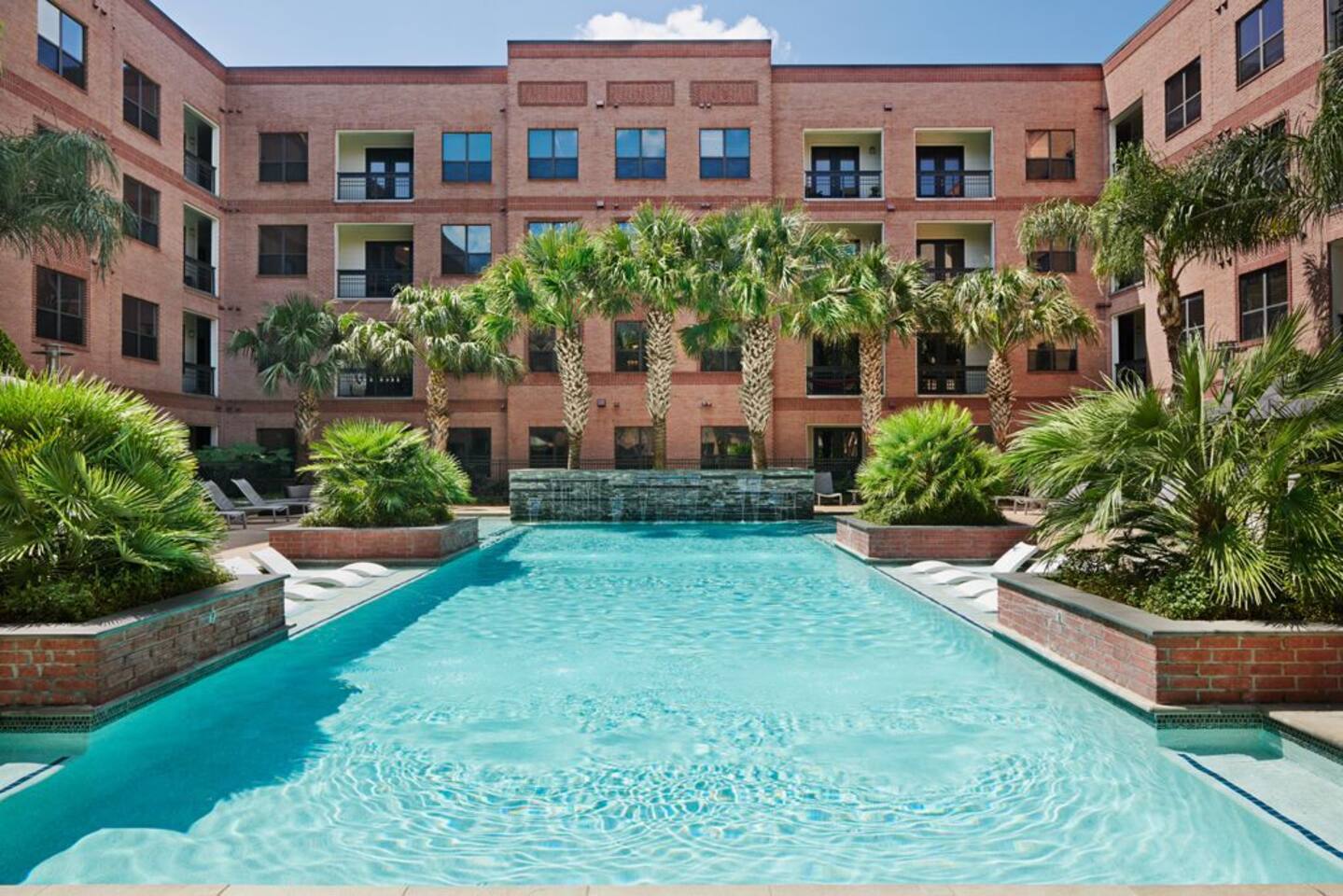 , an Airbnb-friendly apartment in Houston, TX