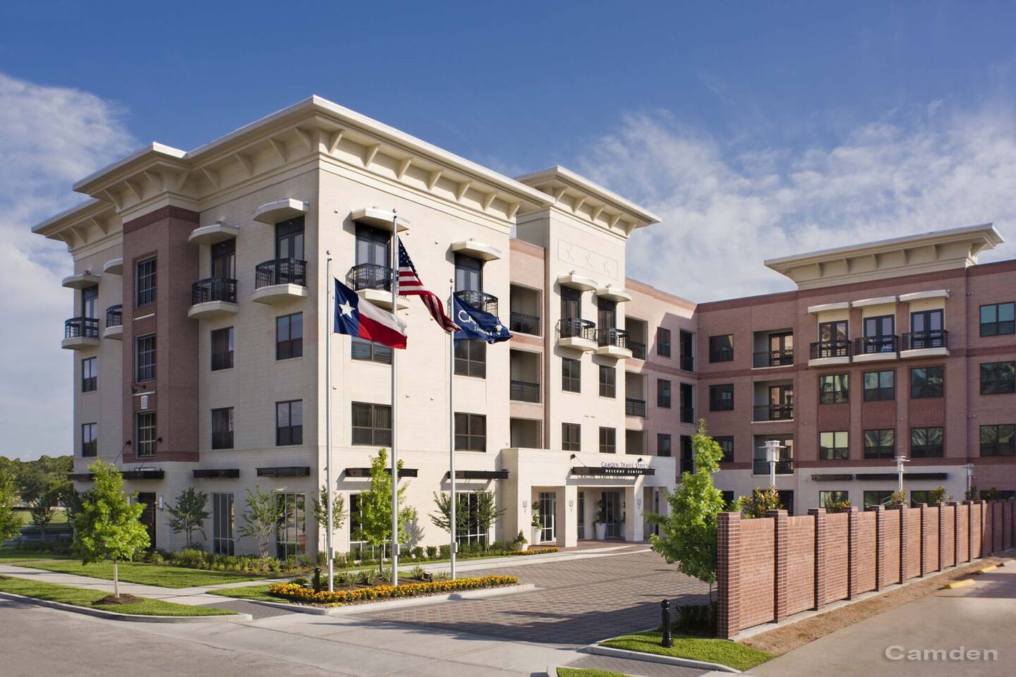 , an Airbnb-friendly apartment in Houston, TX