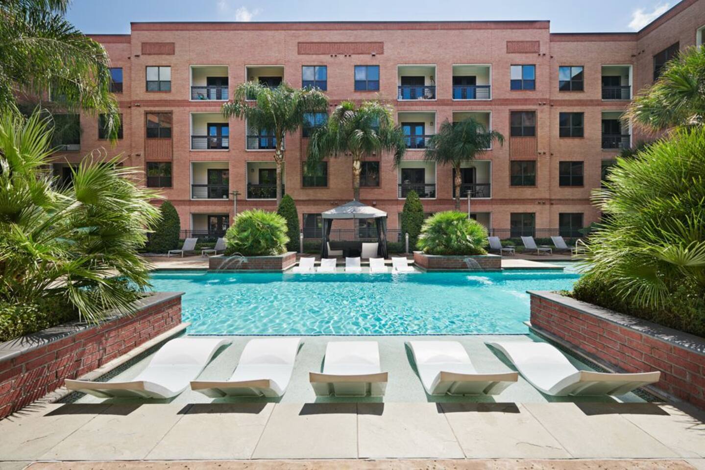 , an Airbnb-friendly apartment in Houston, TX