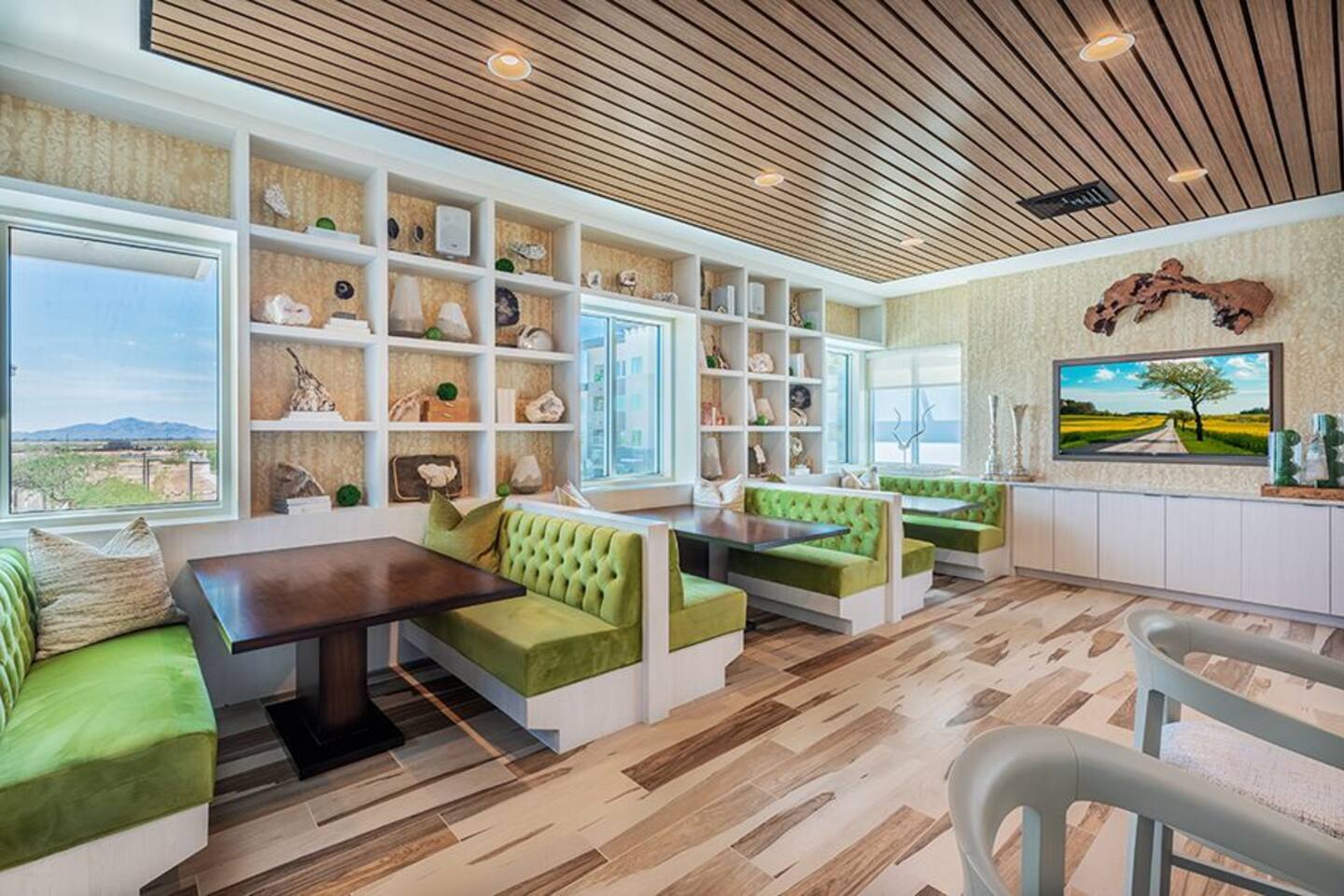 , an Airbnb-friendly apartment in Phoenix, AZ