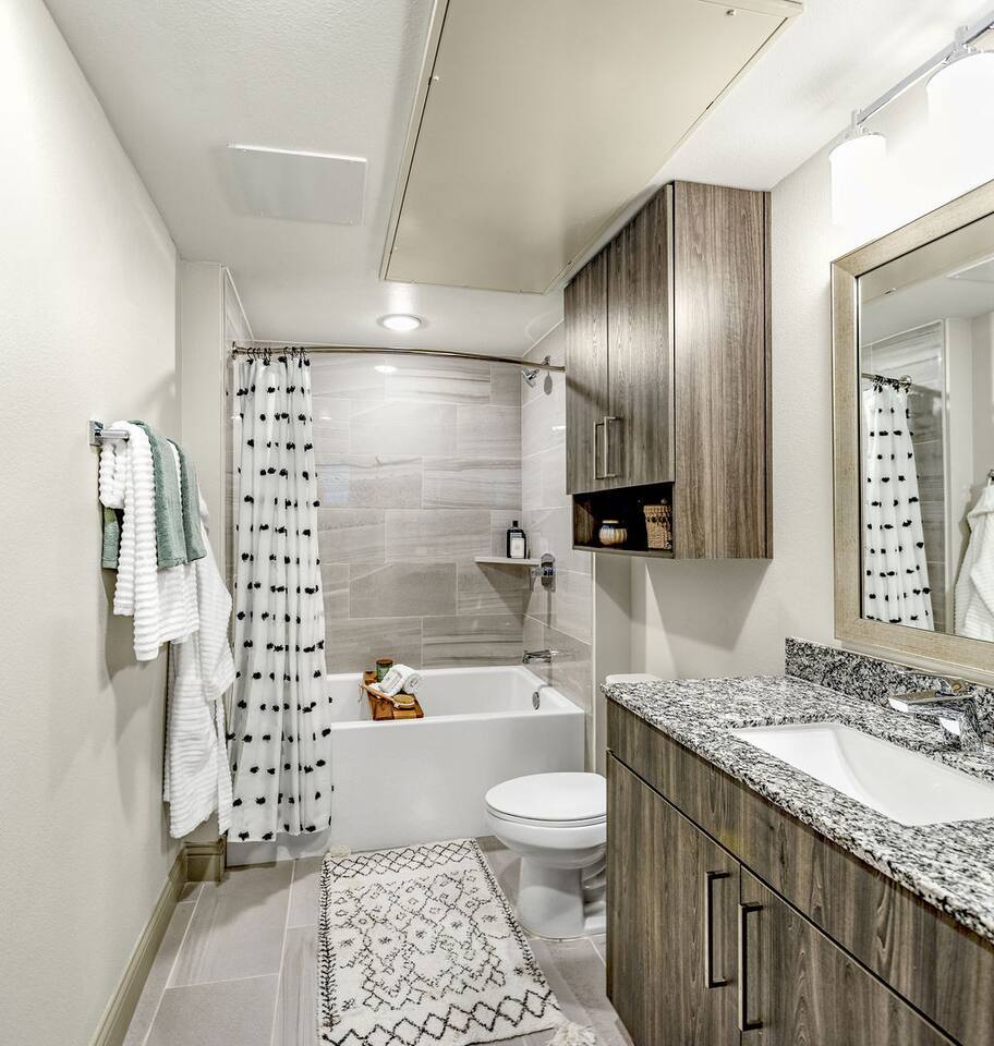 , an Airbnb-friendly apartment in Houston, TX