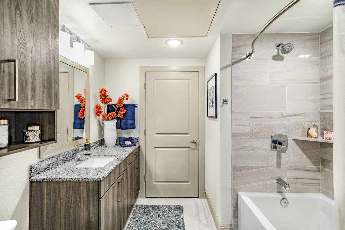 , an Airbnb-friendly apartment in Houston, TX