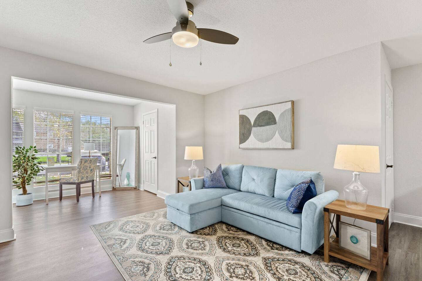 , an Airbnb-friendly apartment in Jacksonville, FL