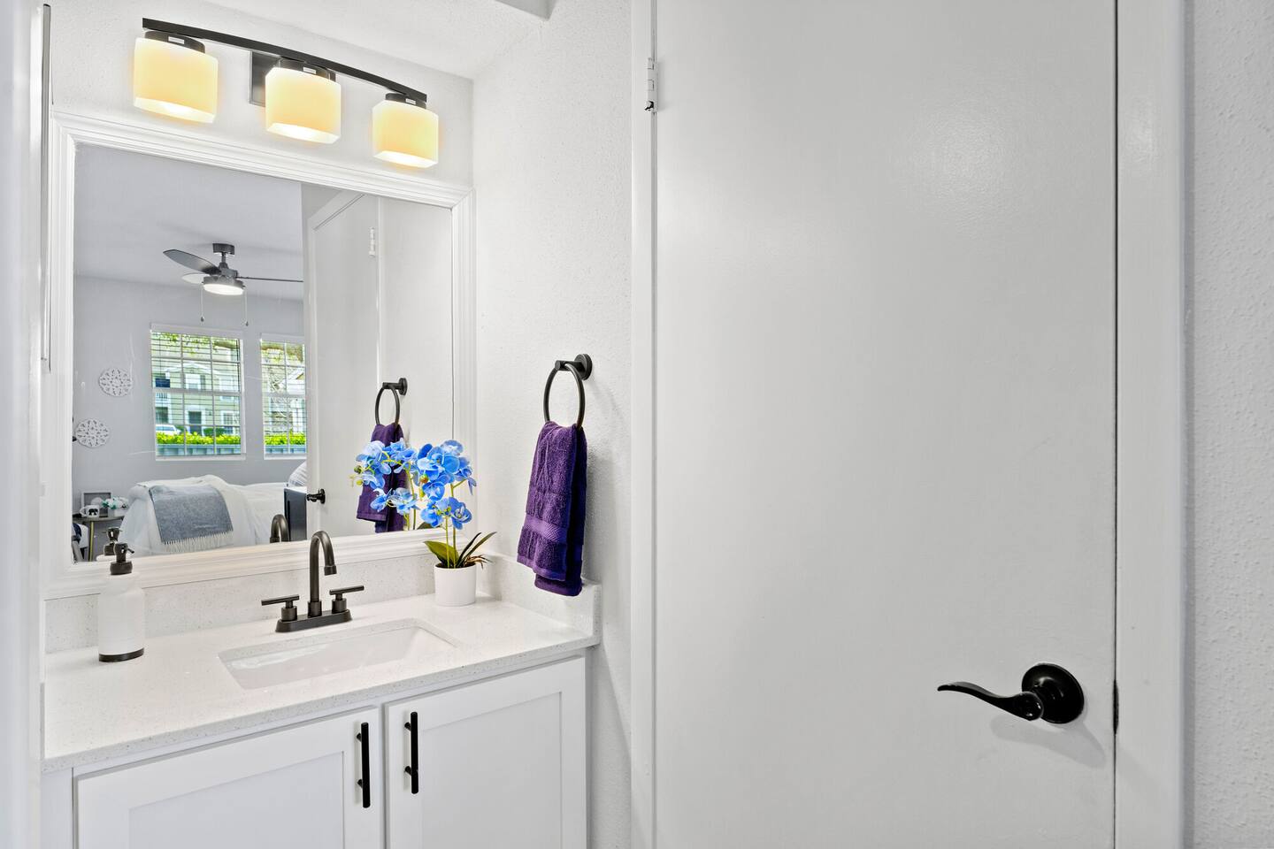 , an Airbnb-friendly apartment in Jacksonville, FL