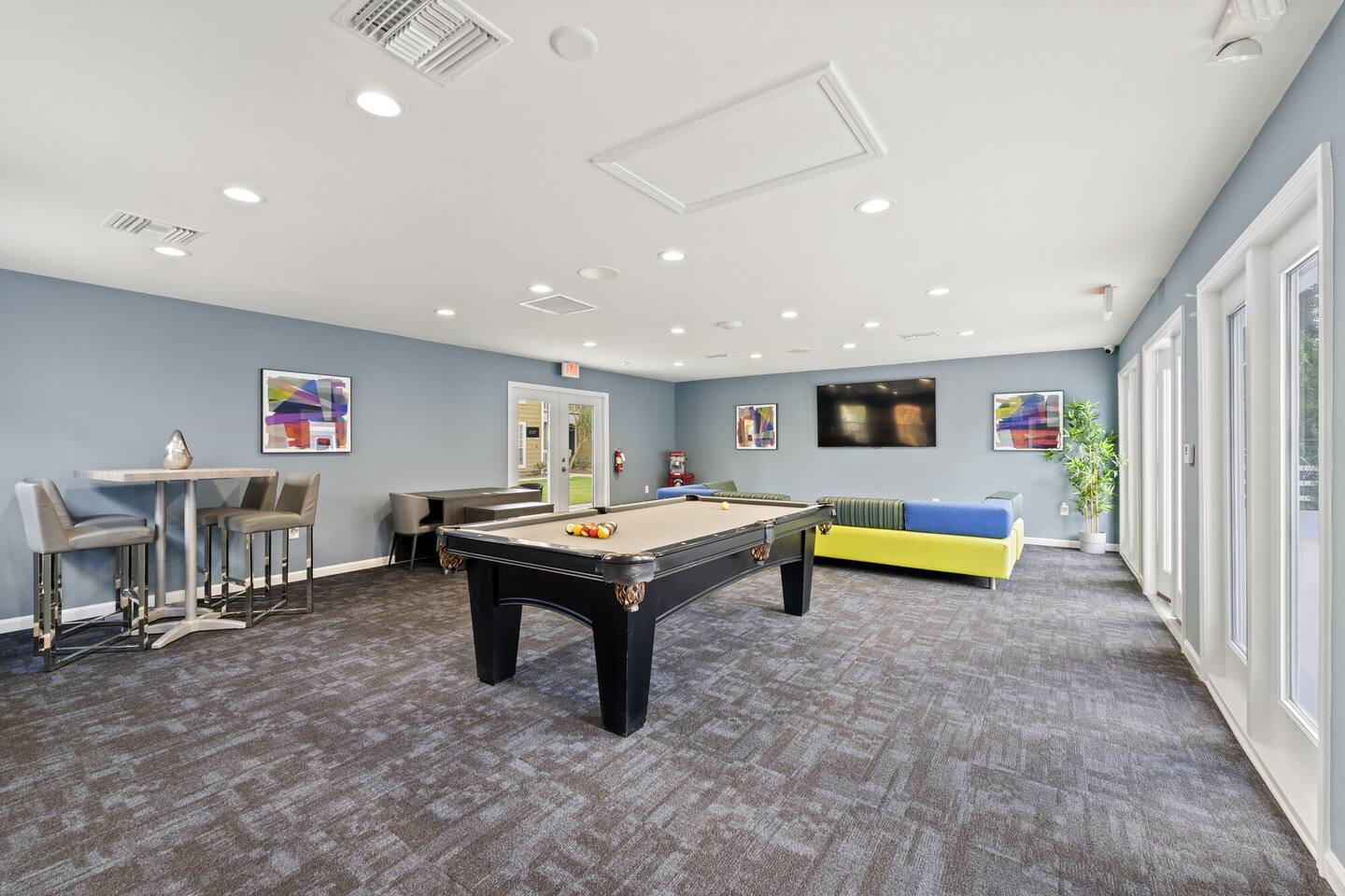 , an Airbnb-friendly apartment in Jacksonville, FL