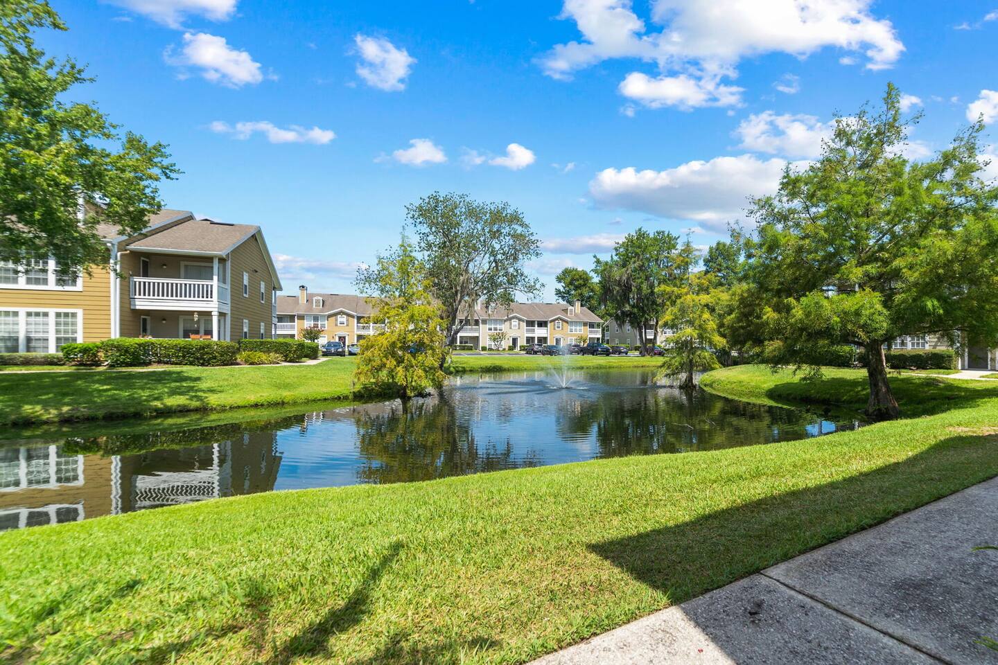 , an Airbnb-friendly apartment in Jacksonville, FL