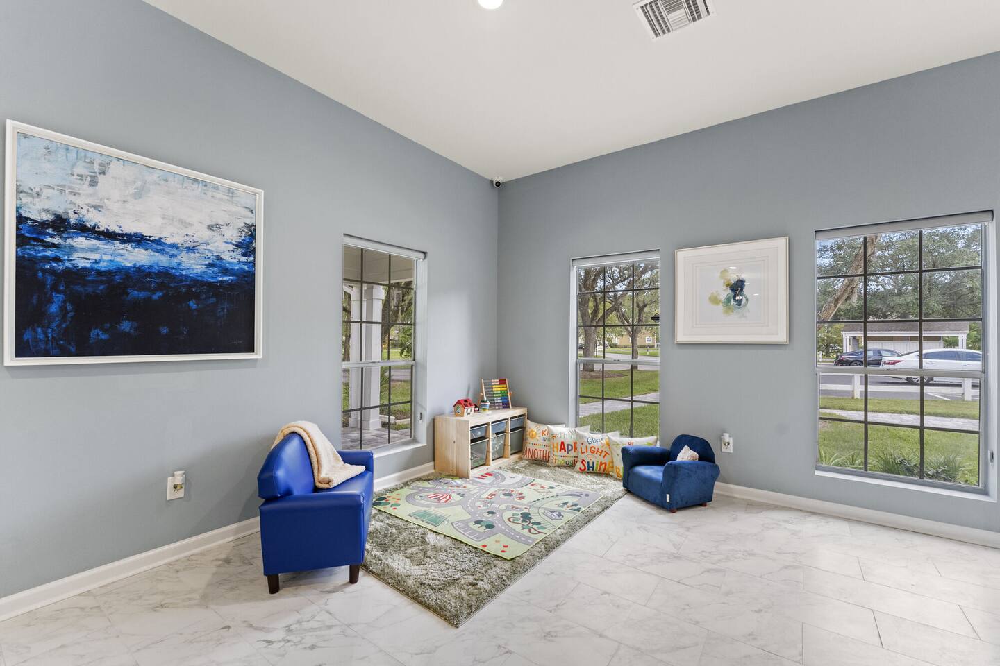 , an Airbnb-friendly apartment in Jacksonville, FL