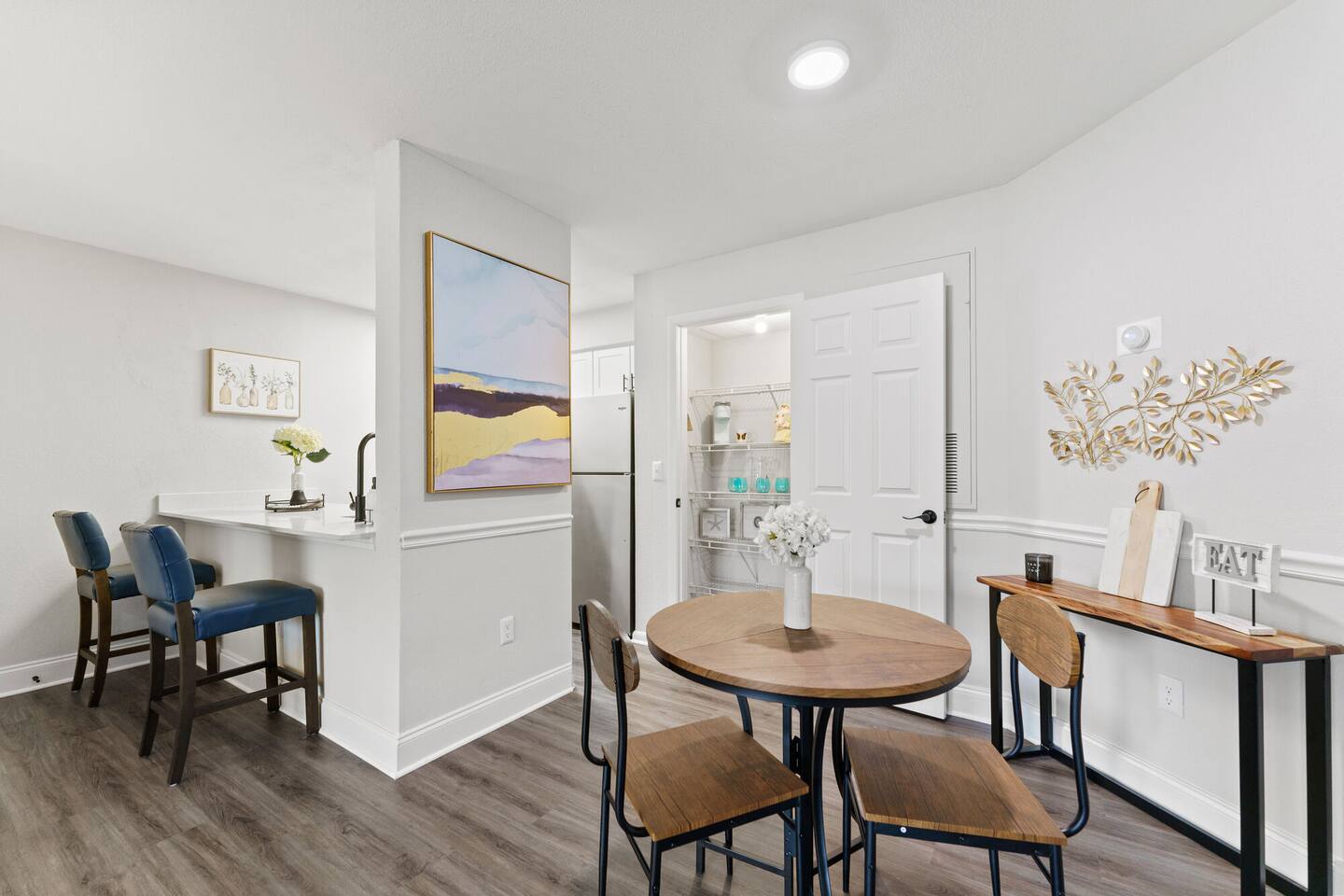 , an Airbnb-friendly apartment in Jacksonville, FL