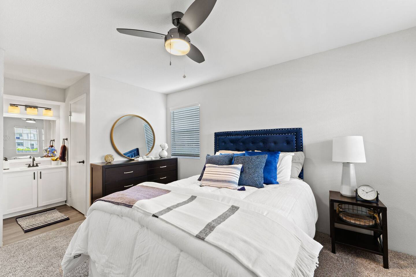 , an Airbnb-friendly apartment in Jacksonville, FL