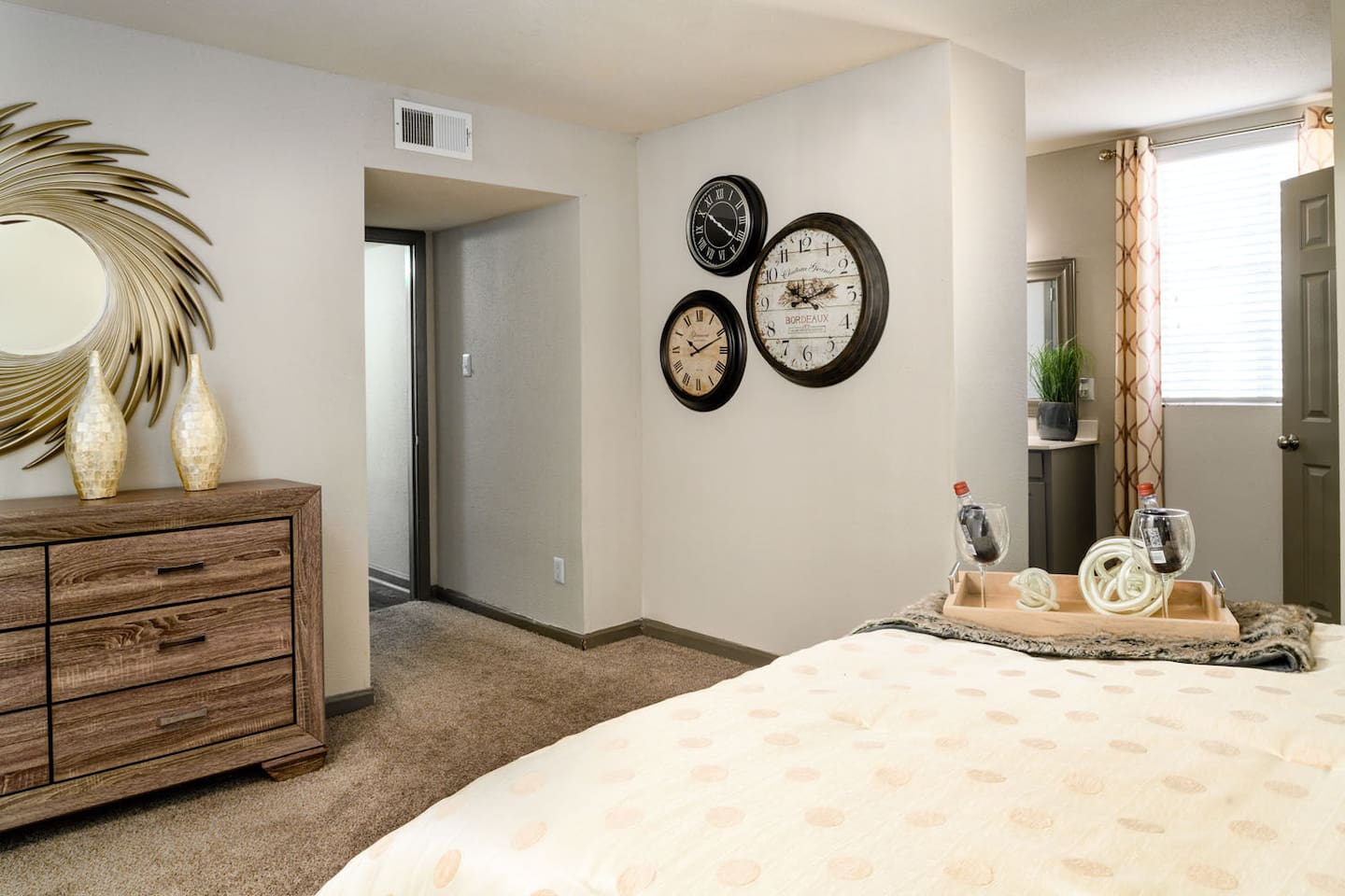, an Airbnb-friendly apartment in Houston, TX