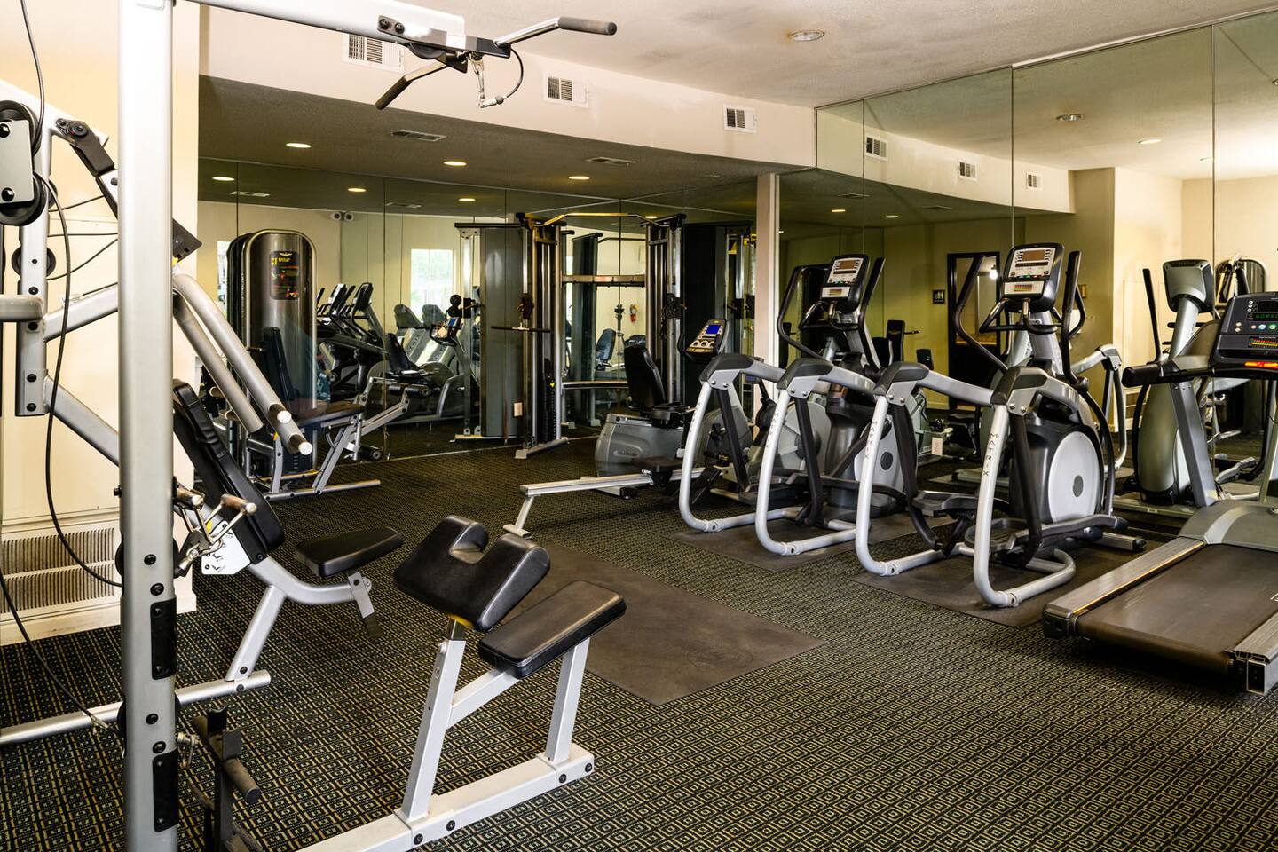 , an Airbnb-friendly apartment in Houston, TX