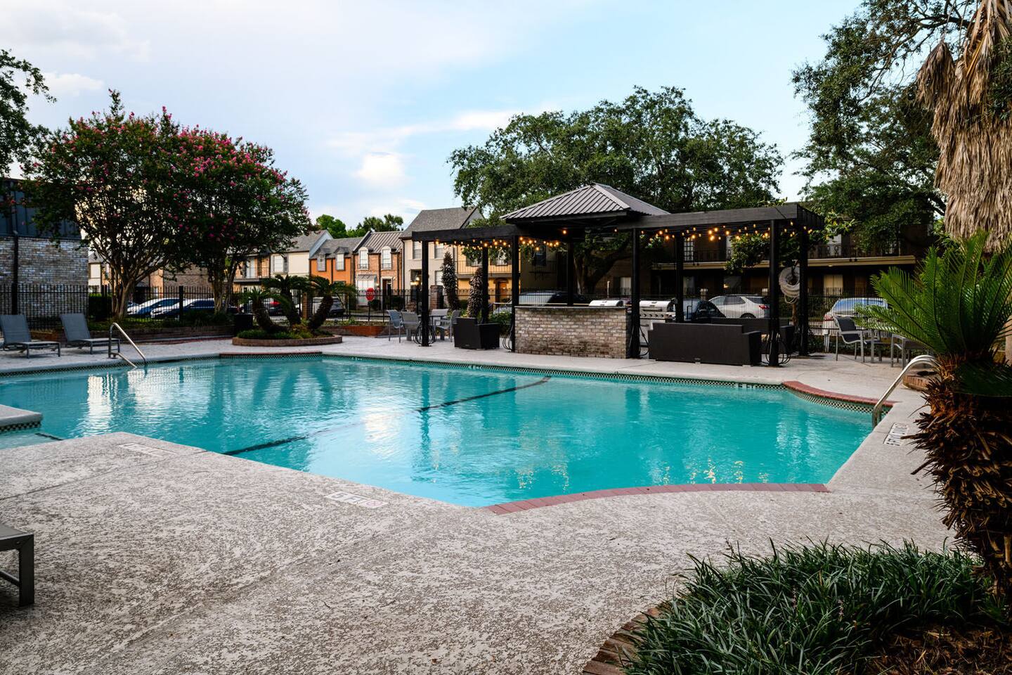 Exterior of Star Westheimer Apartments, an Airbnb-friendly apartment in Houston, TX