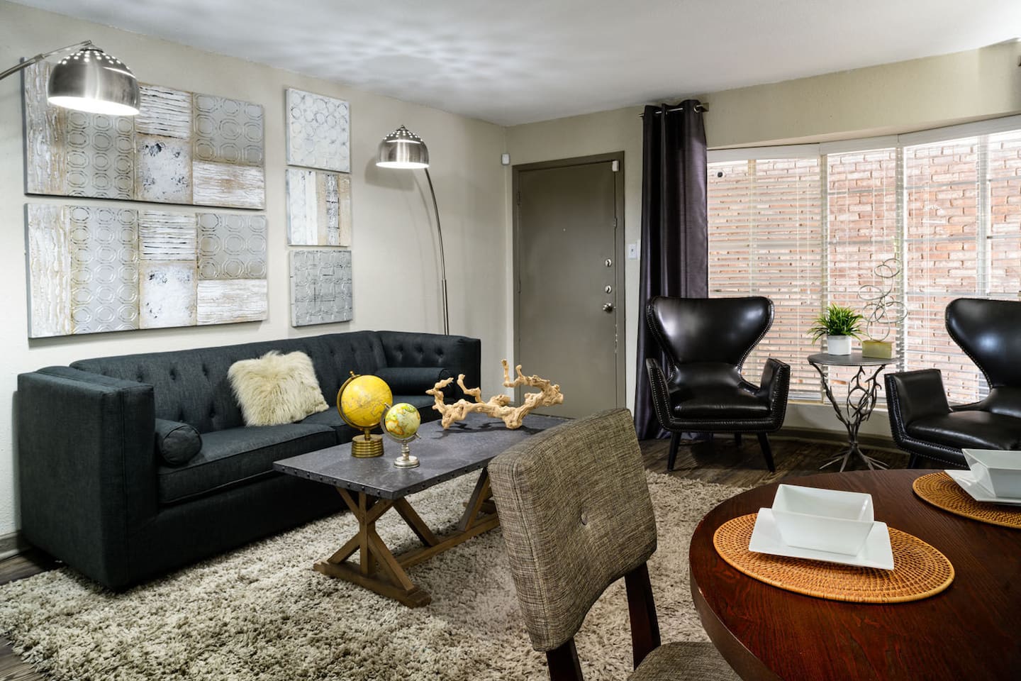 , an Airbnb-friendly apartment in Houston, TX