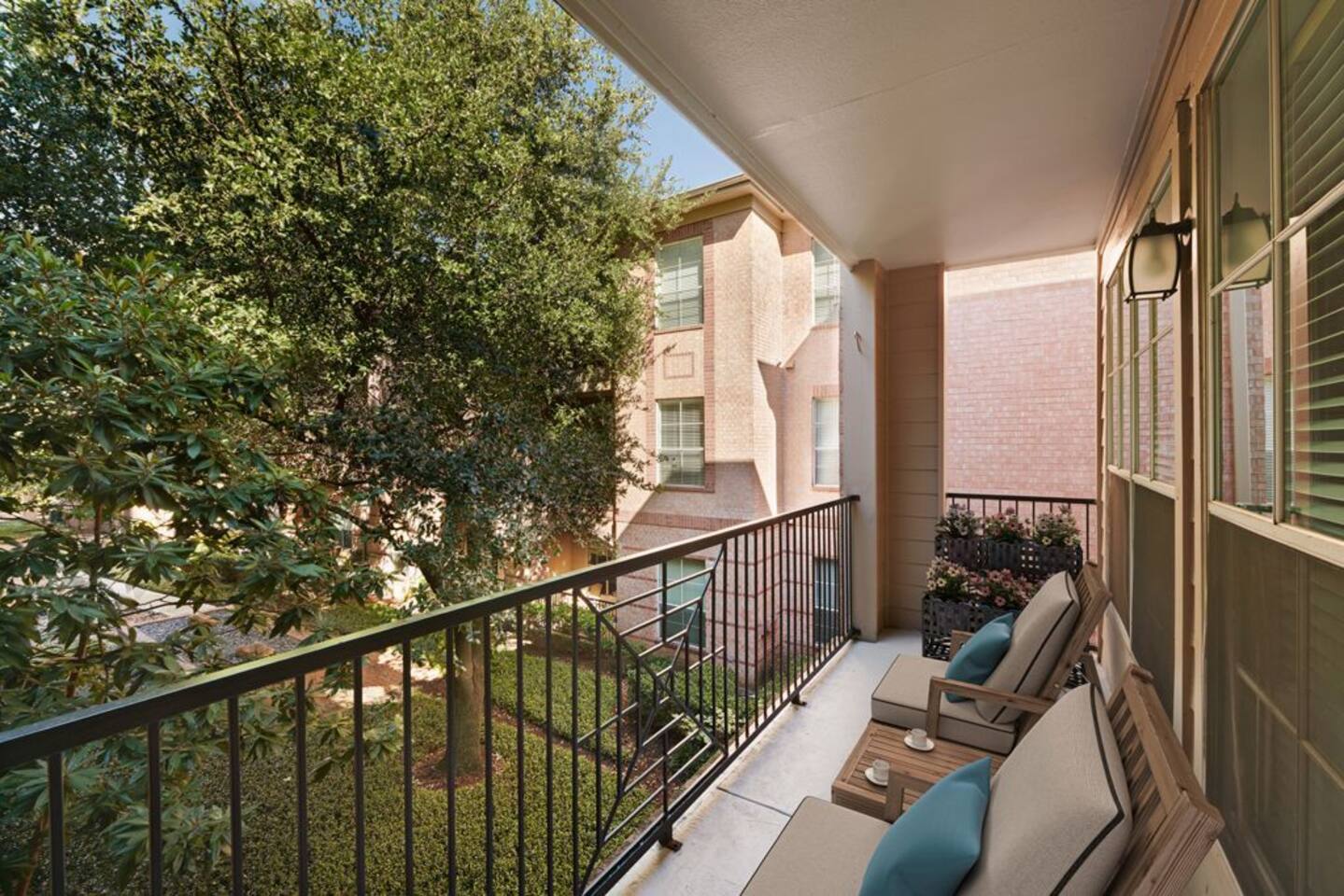 , an Airbnb-friendly apartment in Houston, TX