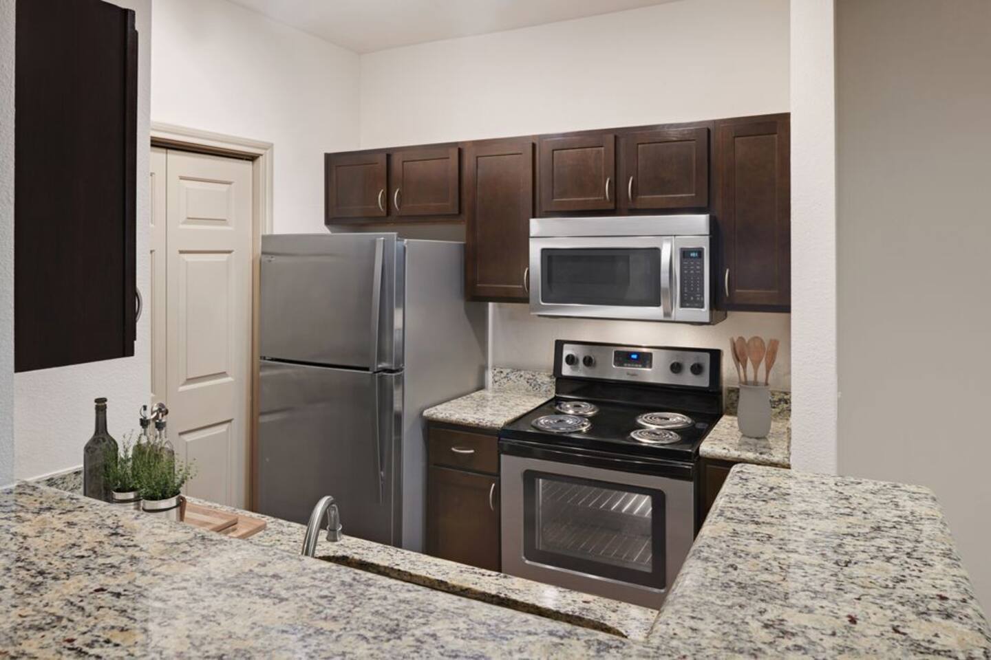 , an Airbnb-friendly apartment in Houston, TX