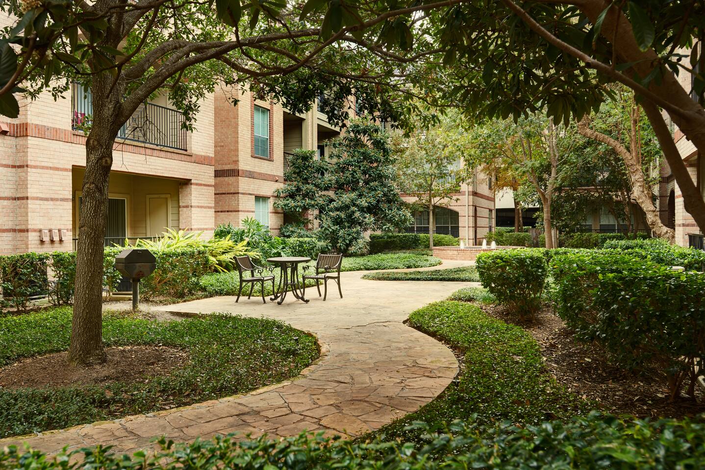 , an Airbnb-friendly apartment in Houston, TX