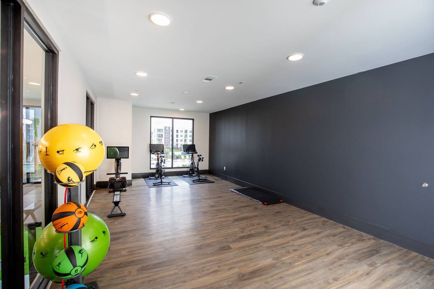 , an Airbnb-friendly apartment in Humble, TX