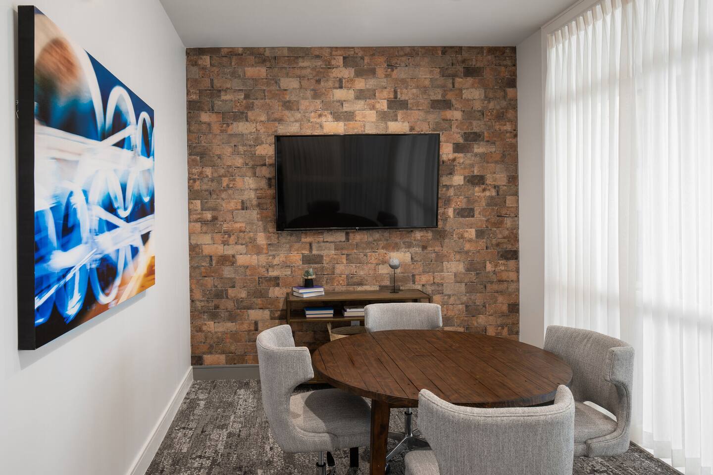 , an Airbnb-friendly apartment in Houston, TX