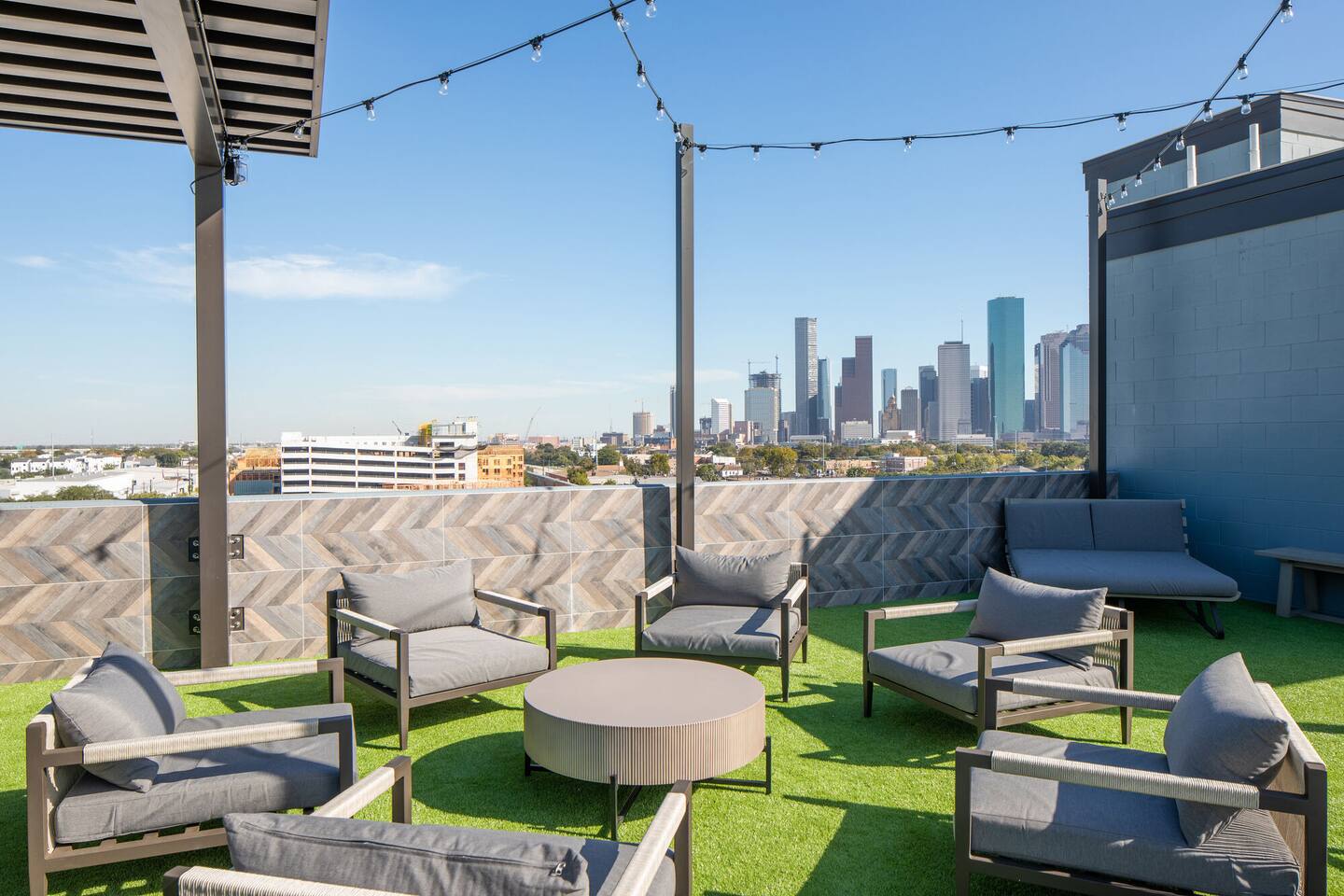, an Airbnb-friendly apartment in Houston, TX