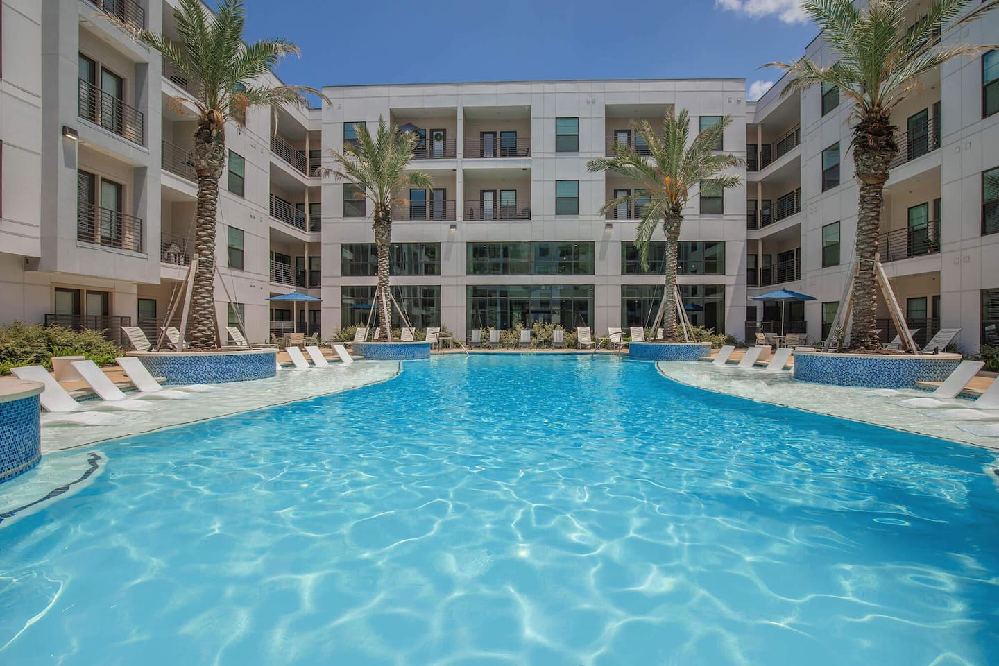 , an Airbnb-friendly apartment in Houston, TX