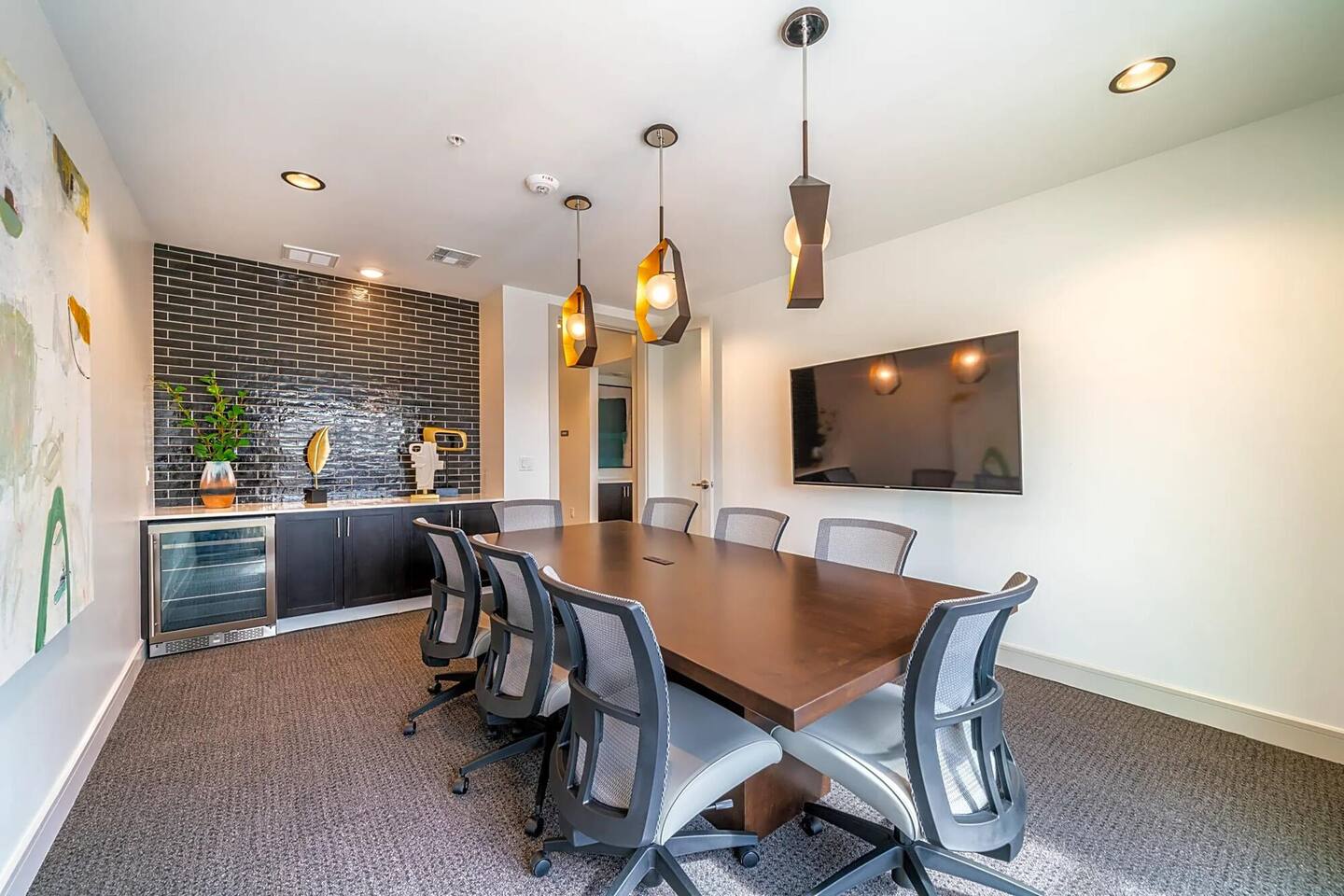 , an Airbnb-friendly apartment in Houston, TX