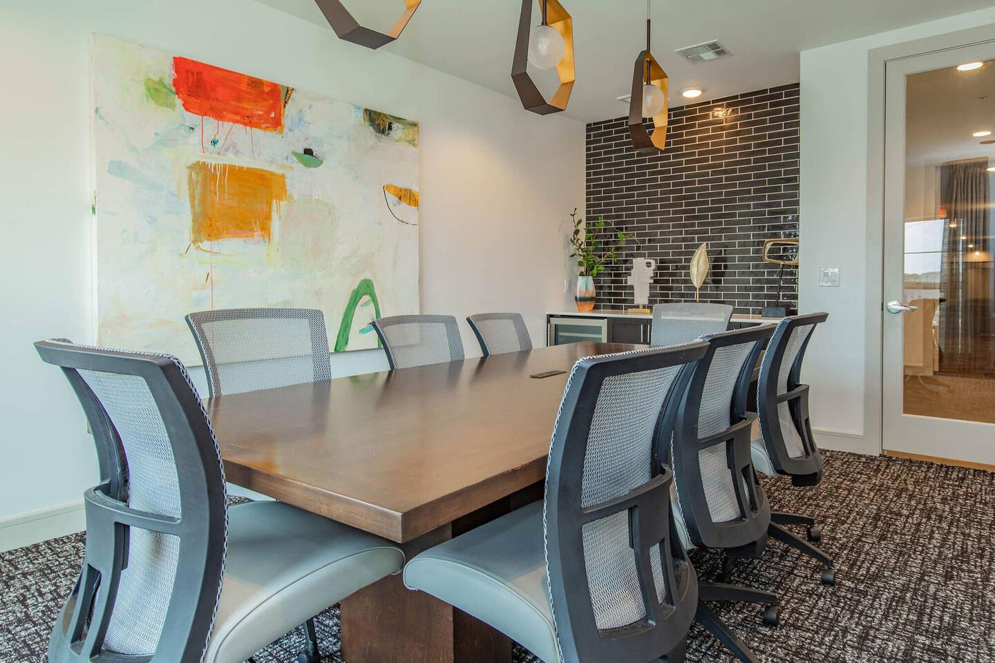 , an Airbnb-friendly apartment in Houston, TX