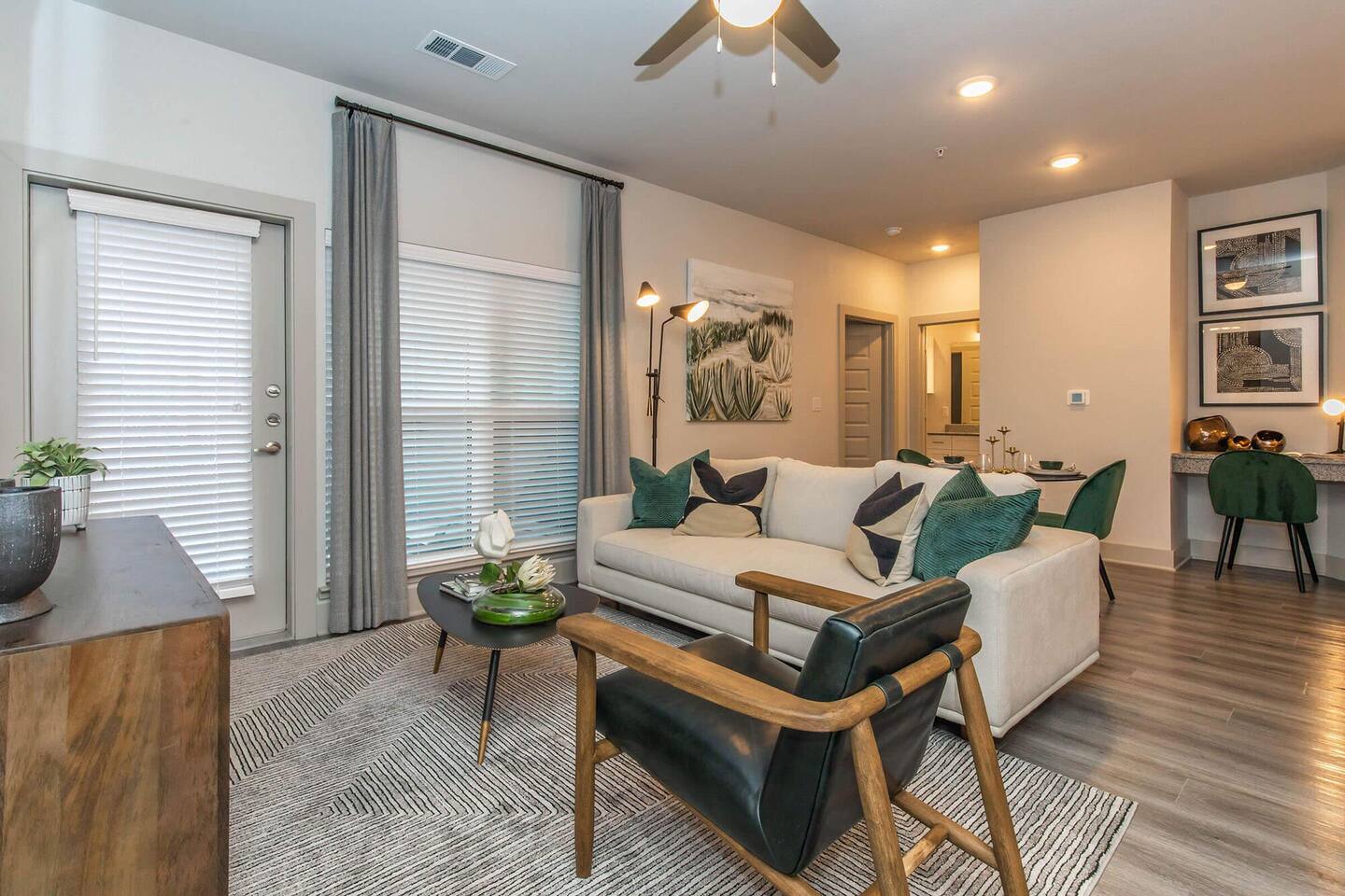 , an Airbnb-friendly apartment in Houston, TX