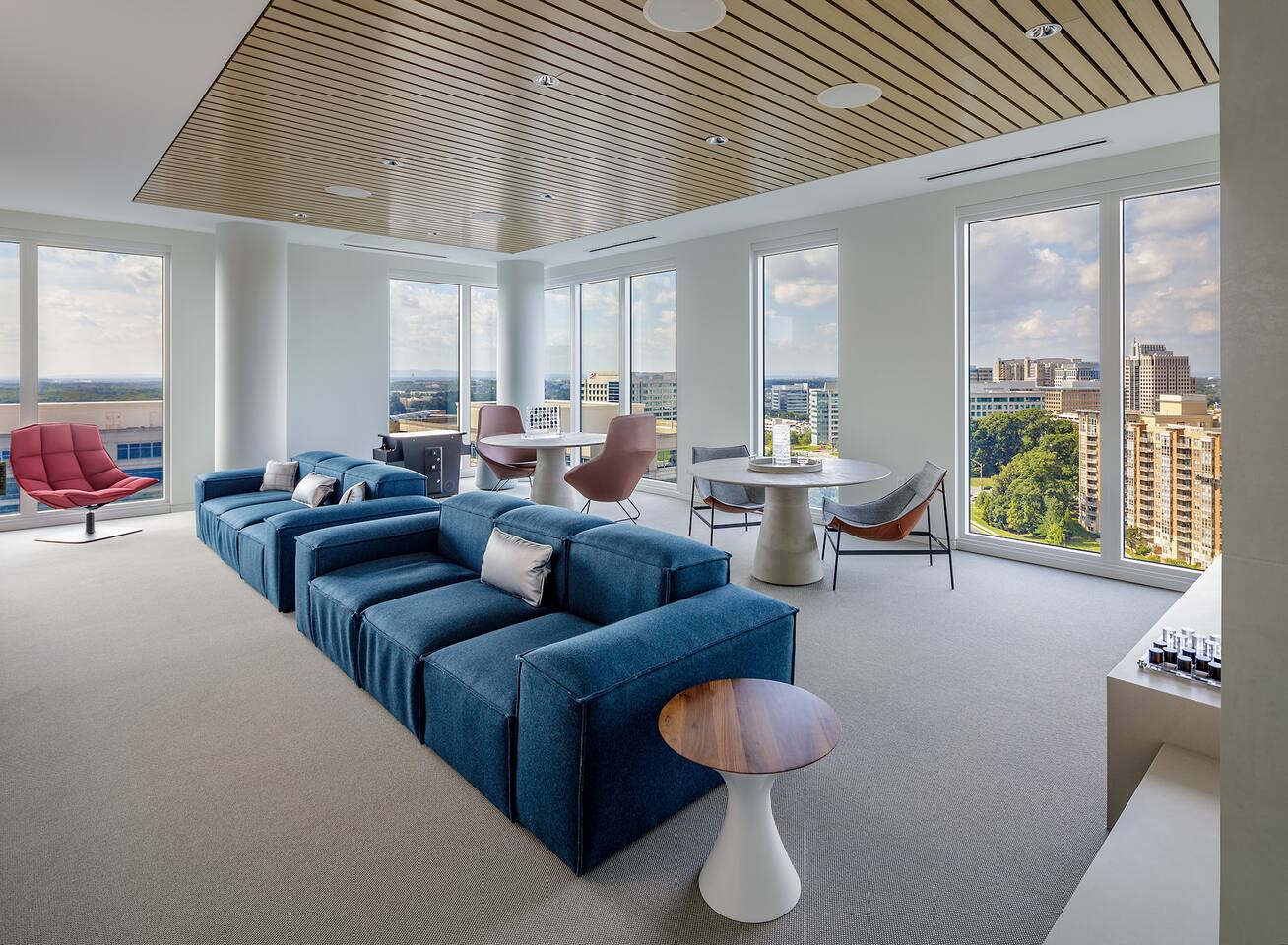 , an Airbnb-friendly apartment in Reston, VA