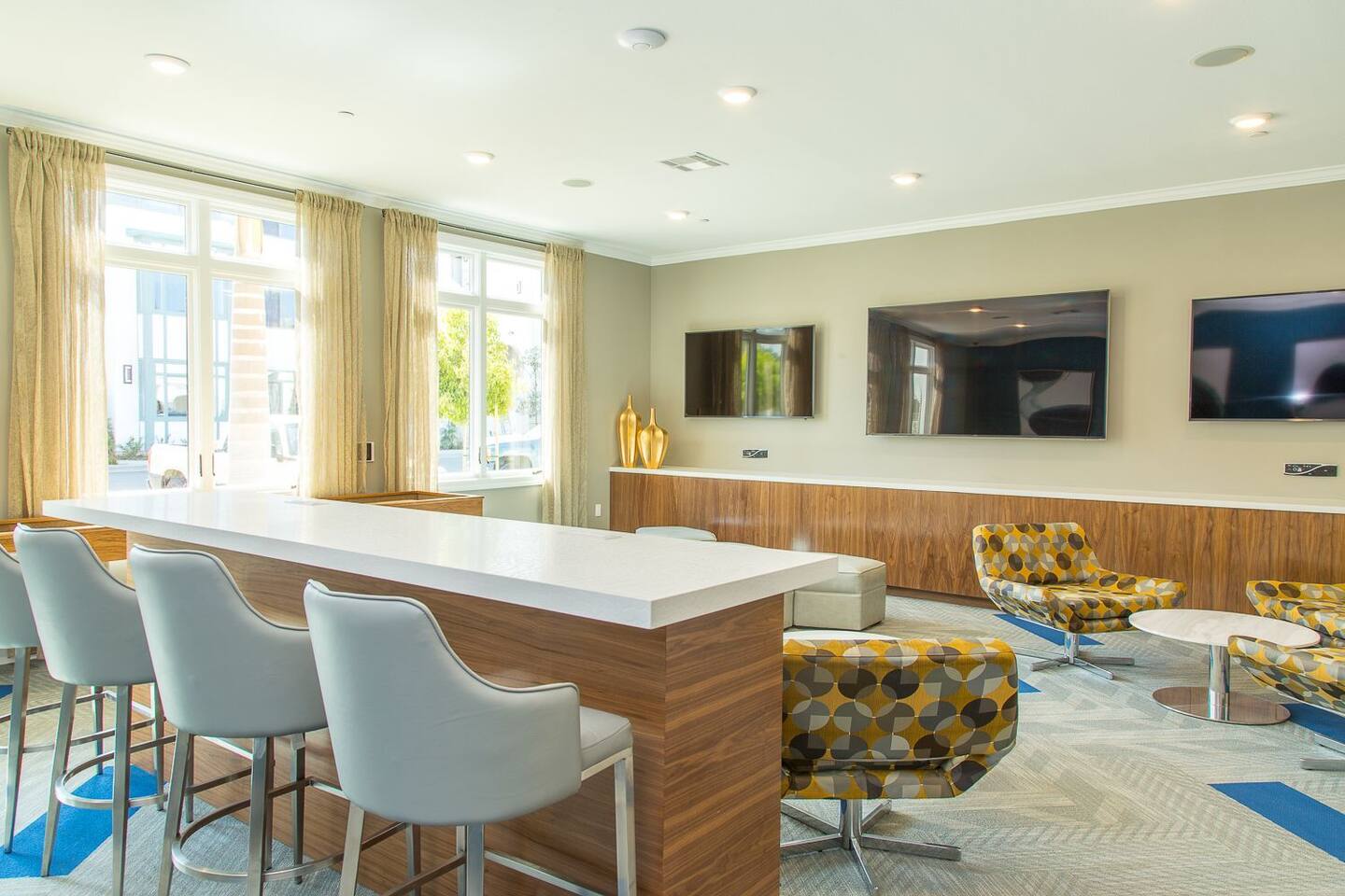 , an Airbnb-friendly apartment in San Diego, CA