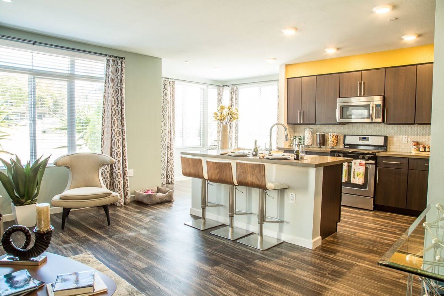 , an Airbnb-friendly apartment in San Diego, CA
