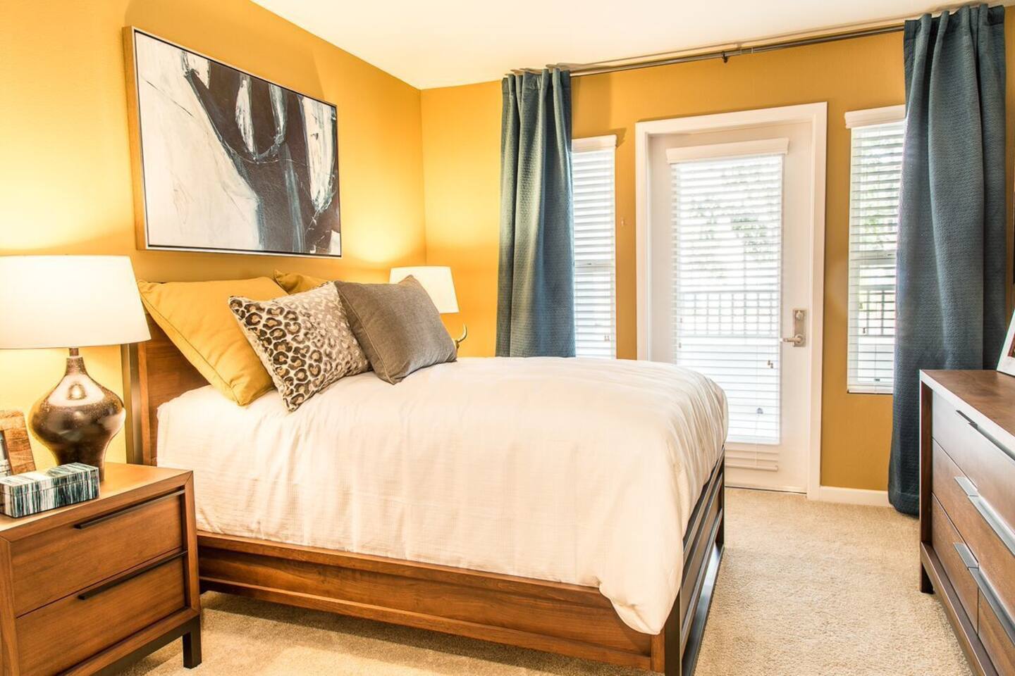 , an Airbnb-friendly apartment in San Diego, CA